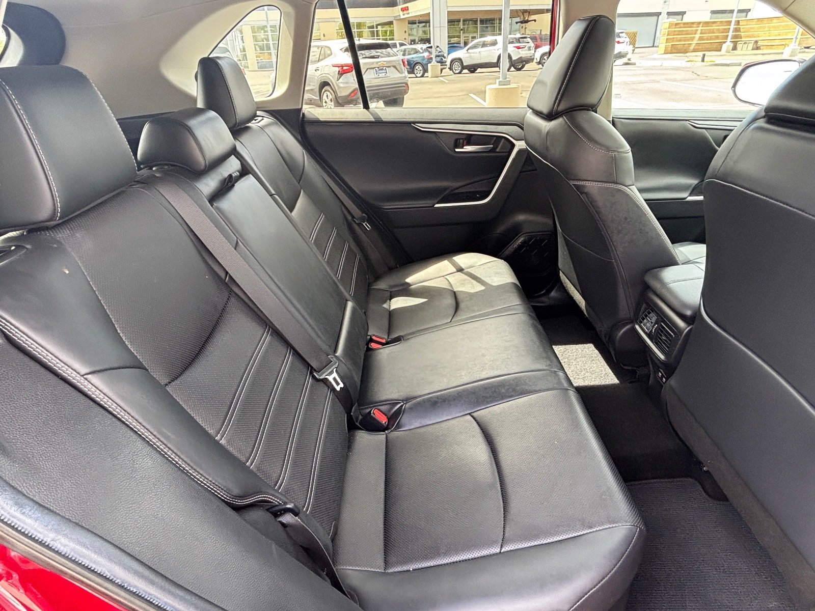 Used 2020 Toyota RAV4 Limited AWD/4WD image 30
