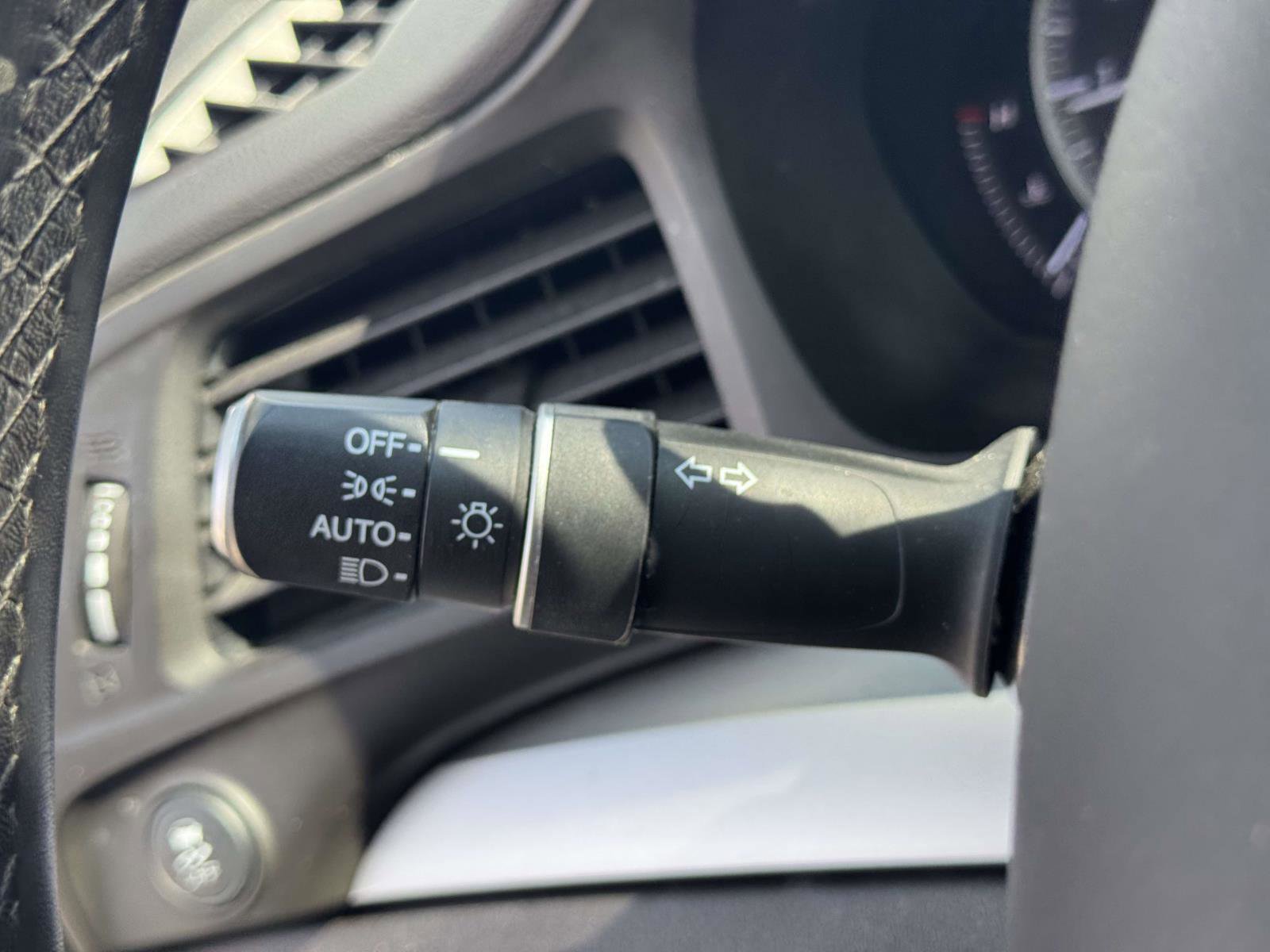 Used 2018 Acura ILX FWD image 22