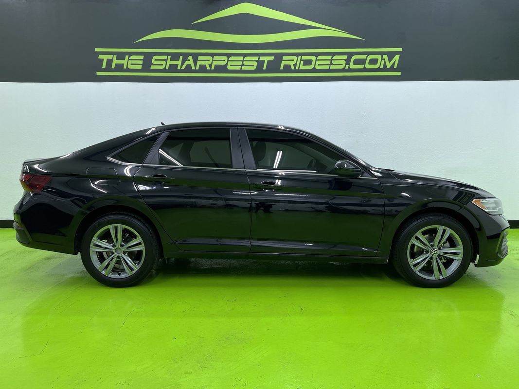 Used 2024 Volkswagen Jetta SE FWD image 11
