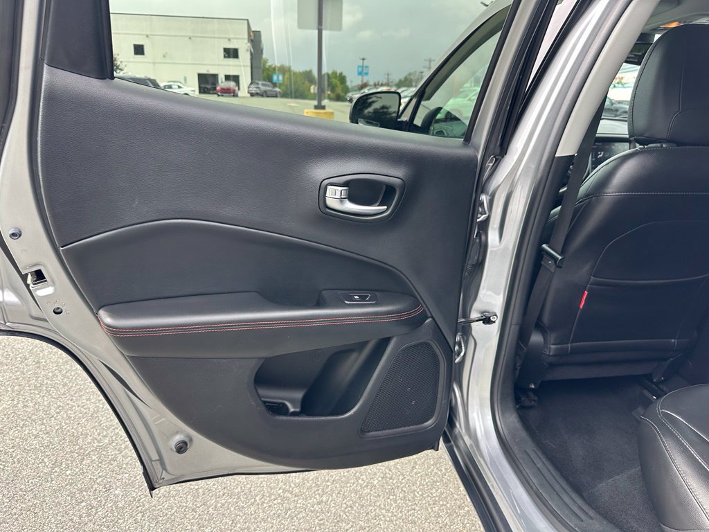 Used 2019 Jeep Compass Trailhawk AWD/4WD image 21