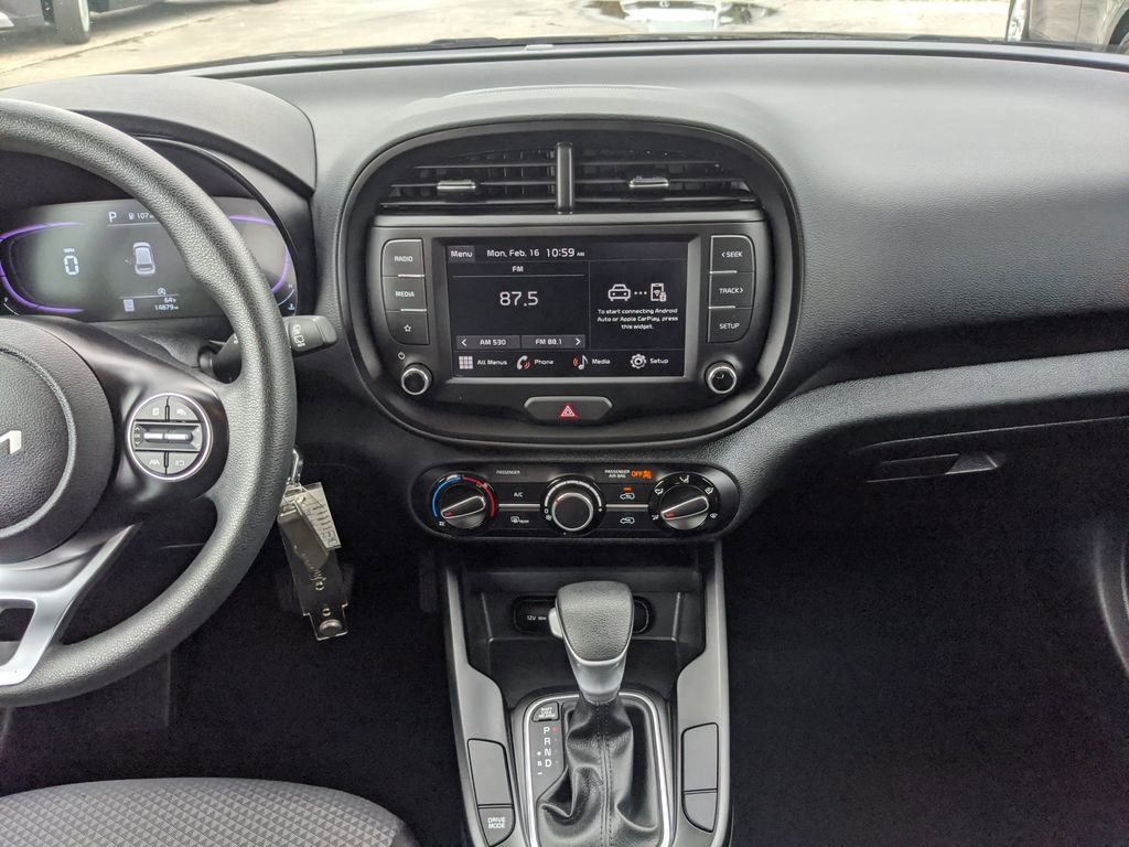 Certified 2025 Kia Soul LX image 17