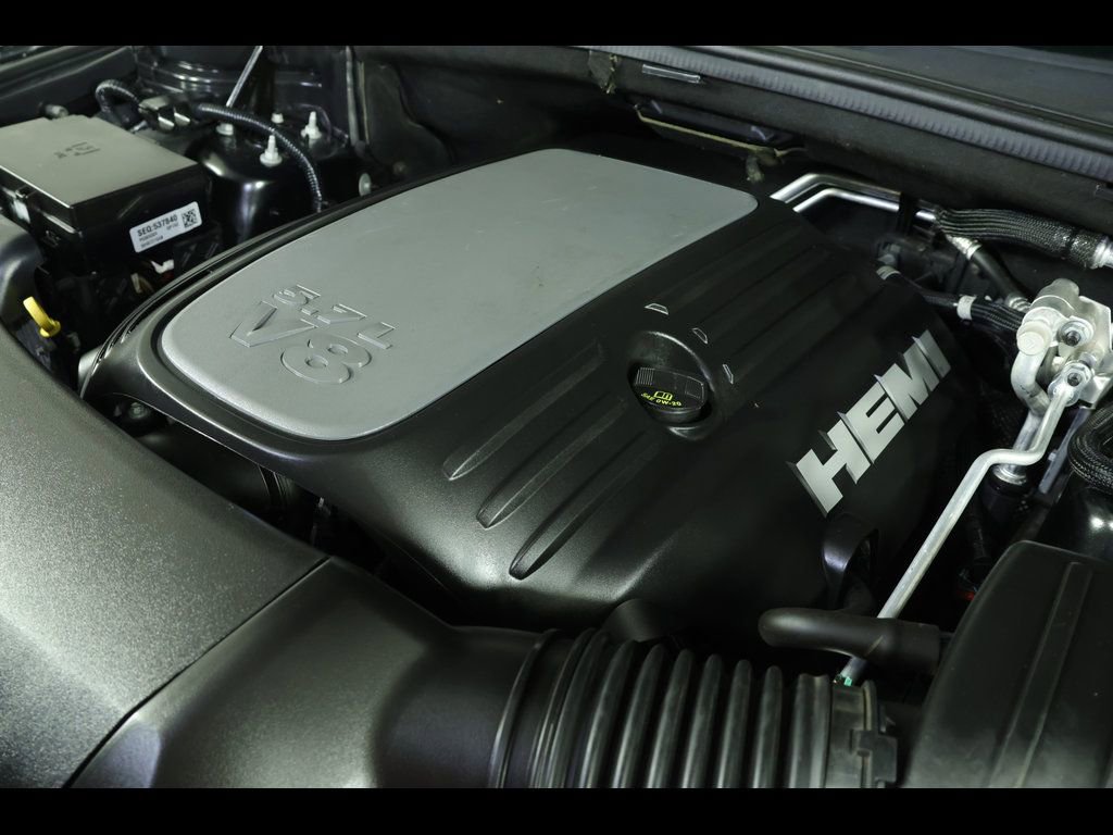 Used 2023 Dodge Durango R/T w/ Hemi Orange Plus Package AWD/4WD image 22