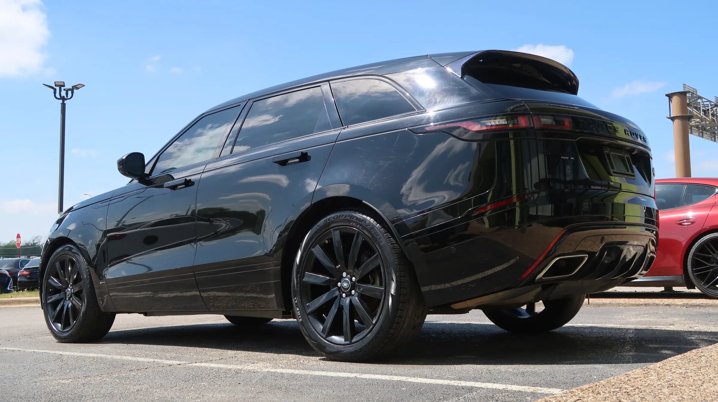 Used 2019 Land Rover Range Rover Velar R-Dynamic SE AWD/4WD image 13