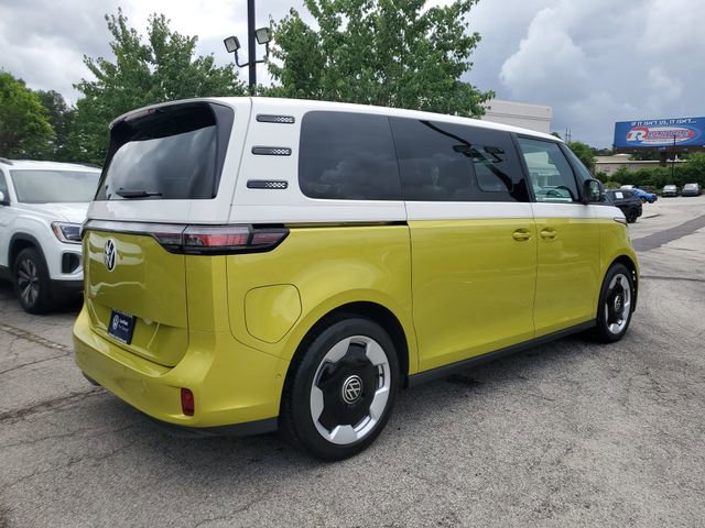Used 2025 Volkswagen ID. Buzz Pro S Plus RWD image 4
