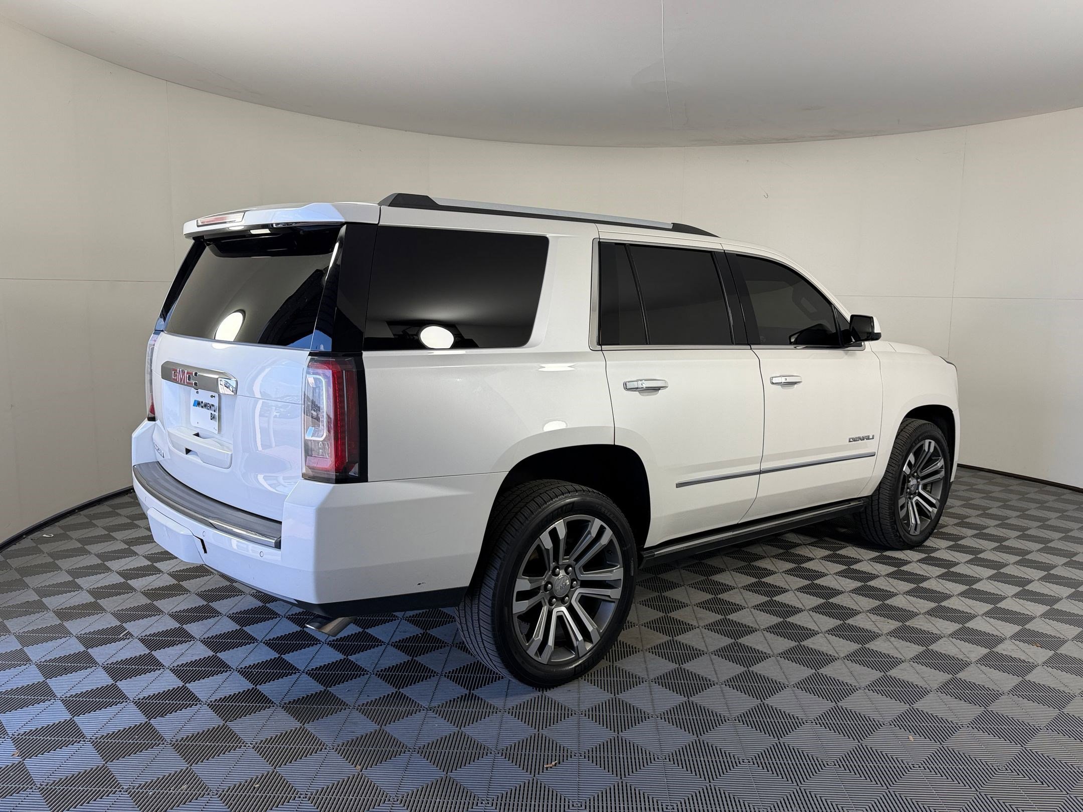 Used 2018 GMC Yukon Denali w/ Denali Ultimate Package AWD/4WD image 9