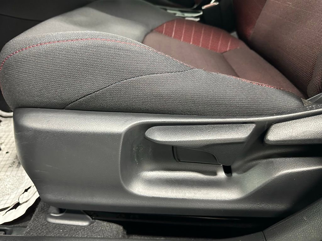 Used 2025 Toyota Corolla SE image 12