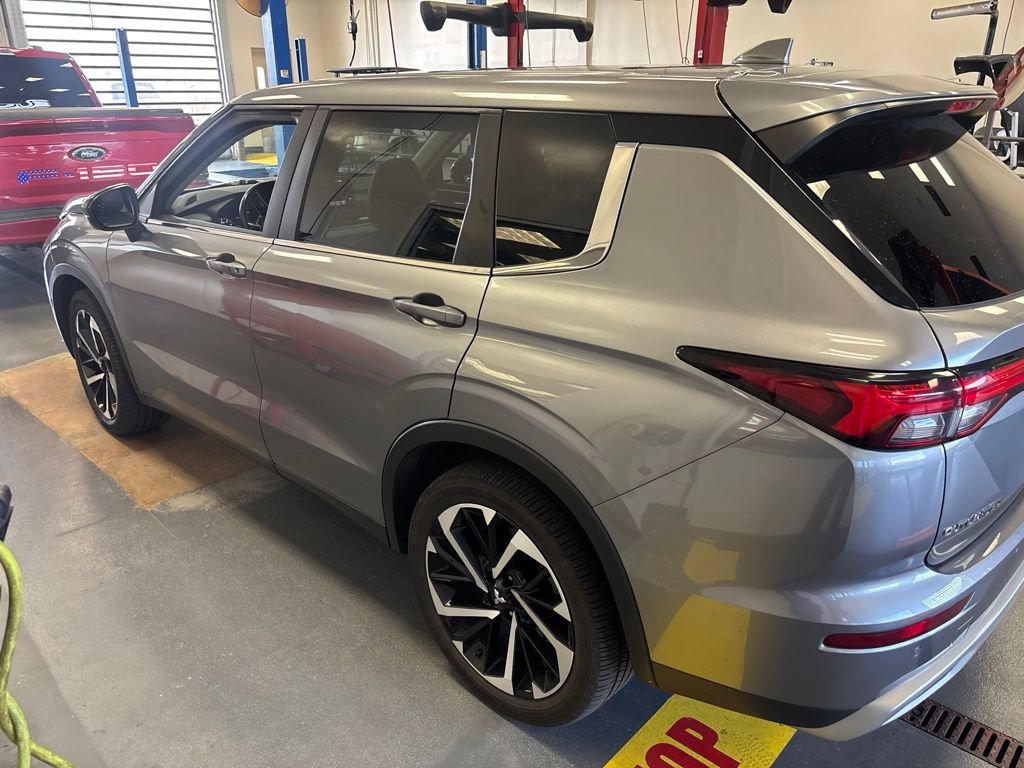 Used 2022 Mitsubishi Outlander SE AWD/4WD image 7