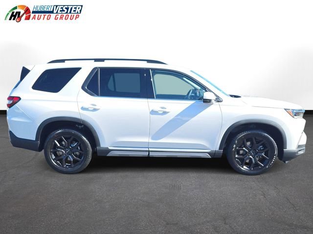 New 2025 Honda Pilot Touring image 5