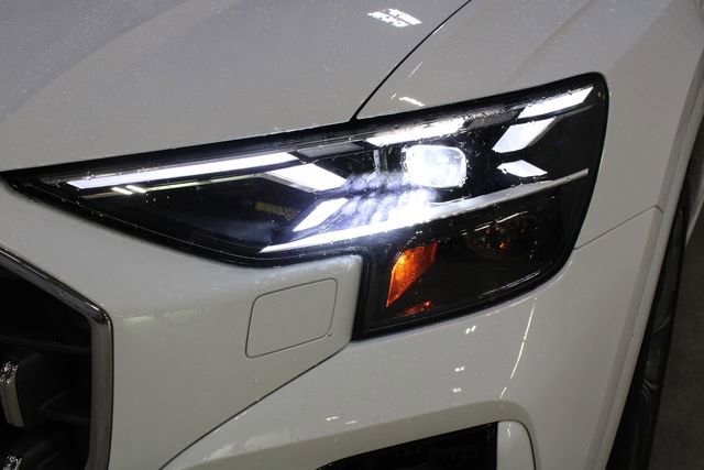 Used 2024 Audi Q8 Prestige w/ Prestige Package image 34