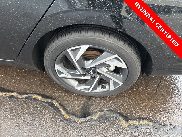 Certified 2025 Hyundai Elantra Sport image 31