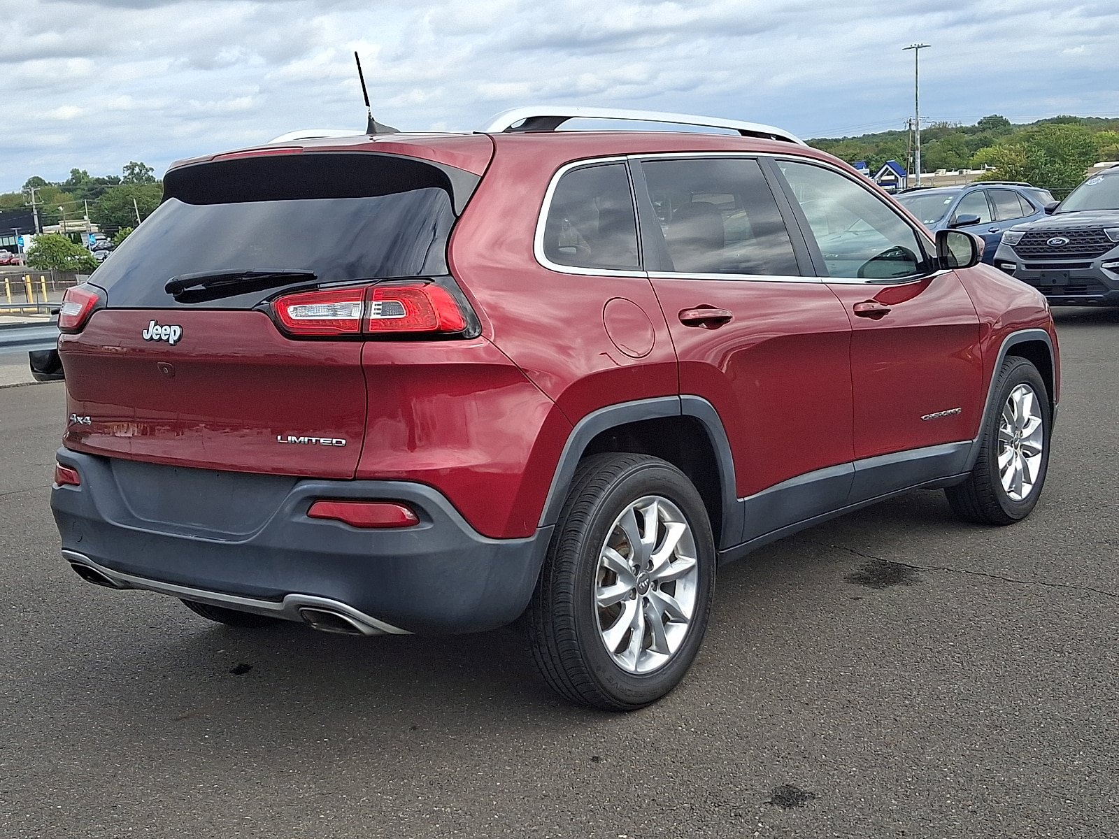 Used 2016 Jeep Cherokee Limited AWD/4WD image 6