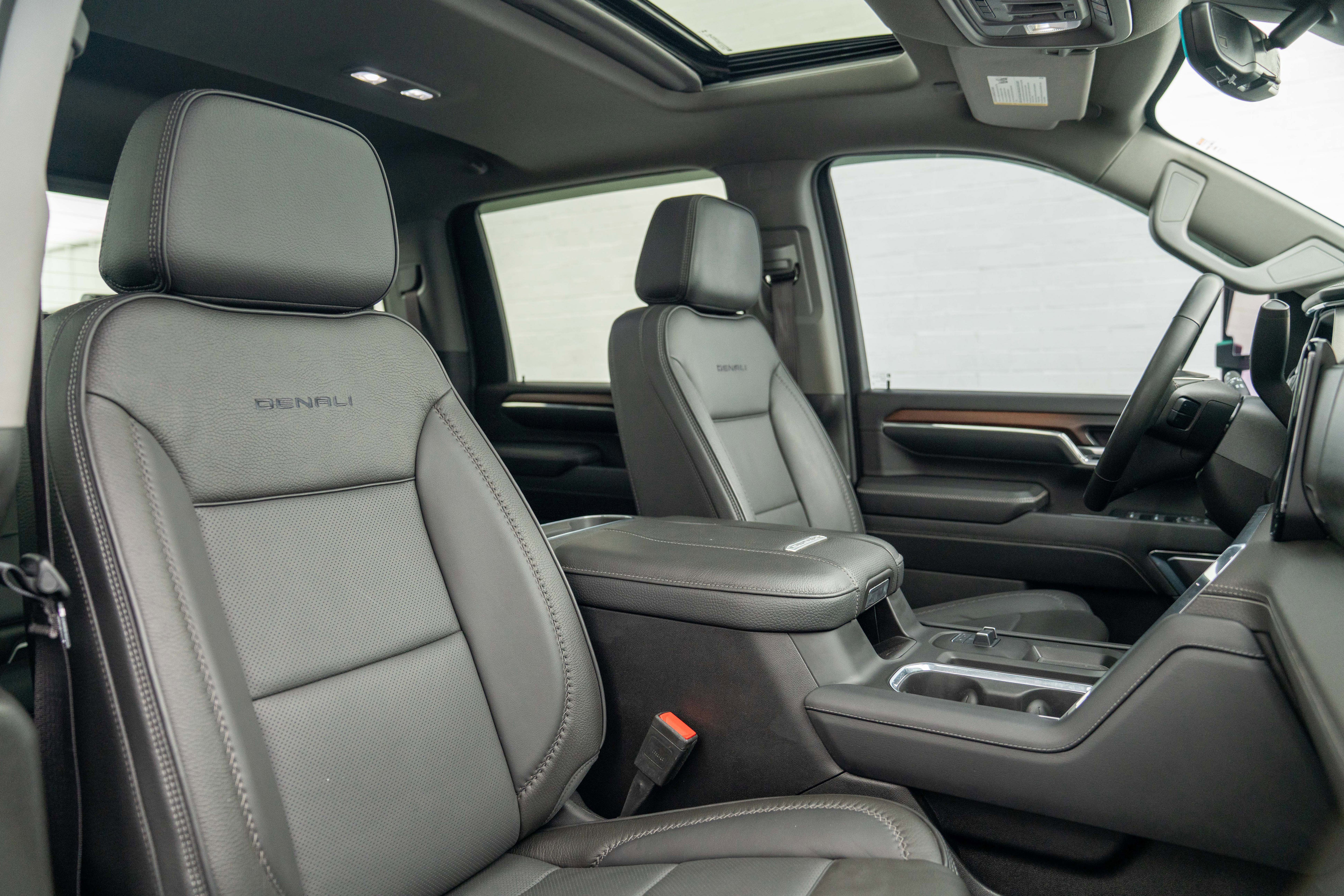 Used 2024 GMC Sierra 3500 Denali w/ Denali Reserve Package image 37