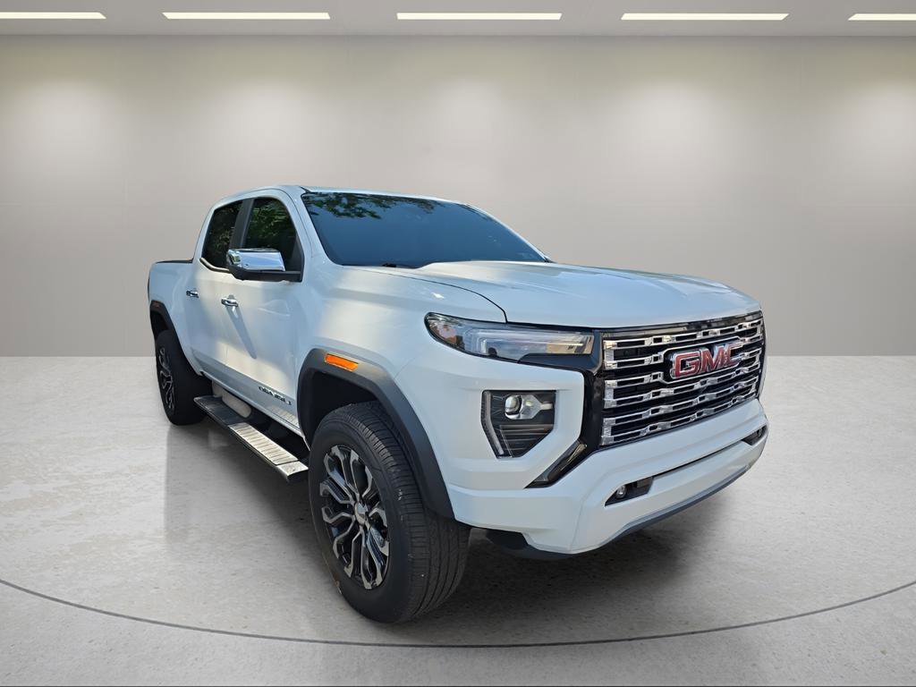 Used 2023 GMC Canyon Denali image 4