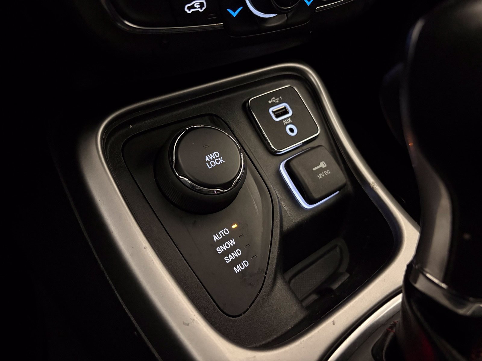 Used 2020 Jeep Compass Latitude AWD/4WD image 13