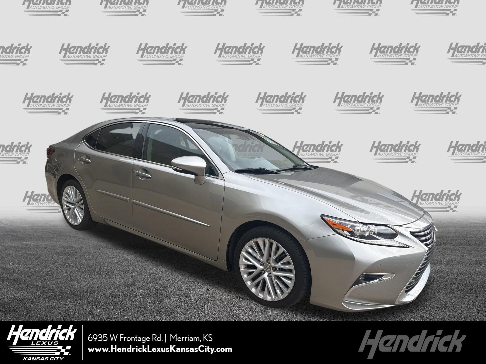 Used 2016 Lexus ES 350 w/ Ultra Luxury Package FWD image 1