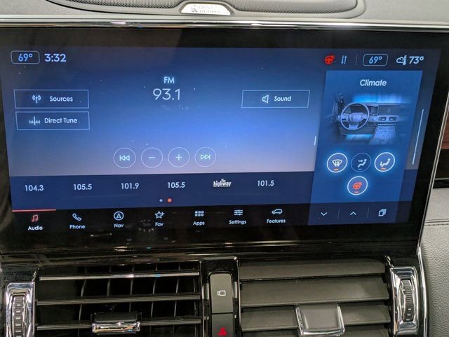 Used 2022 Lincoln Navigator Reserve image 11