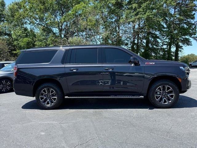 Used 2022 Chevrolet Suburban Z71 w/ Luxury Package AWD/4WD image 3
