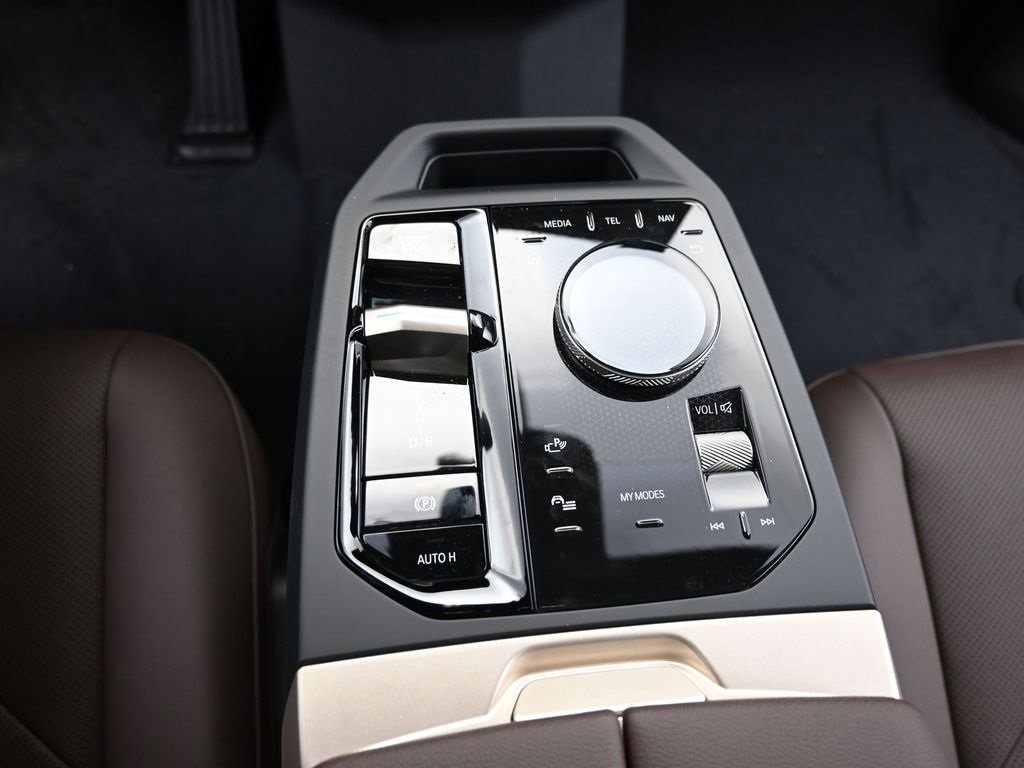 New 2025 BMW iX xDrive50 image 12