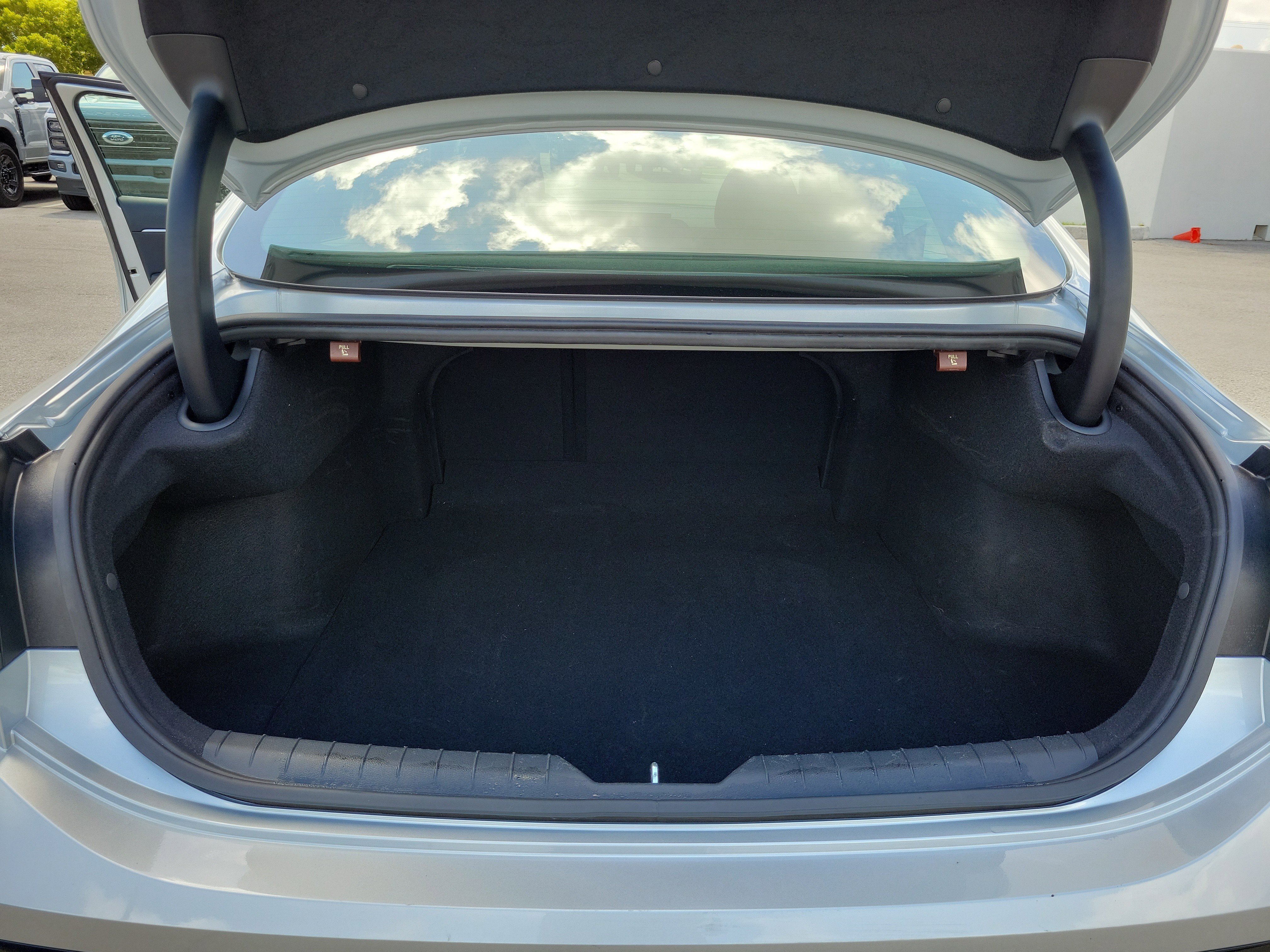Used 2025 Hyundai Sonata SEL FWD image 30