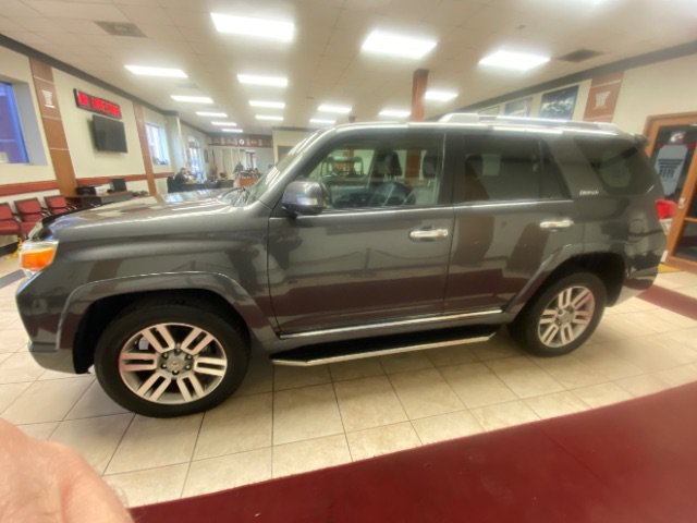 Used 2011 Toyota 4Runner Limited AWD/4WD image 2