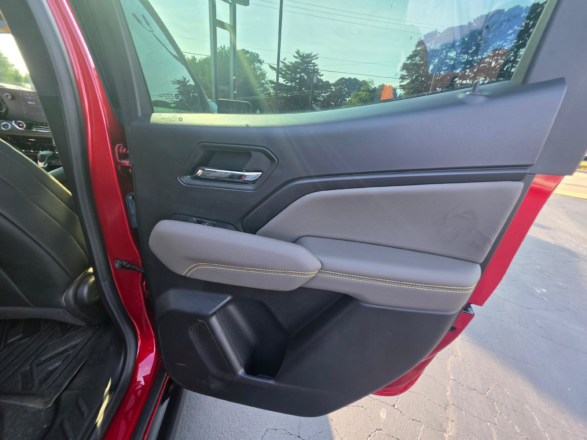 Used 2024 Chevrolet Colorado ZR2 w/ ZR2 Convenience Package III AWD/4WD image 12