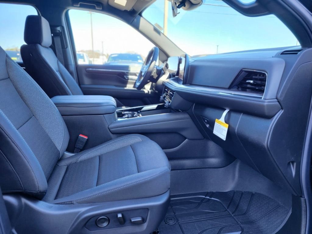 New 2026 Chevrolet Suburban LS AWD/4WD image 9