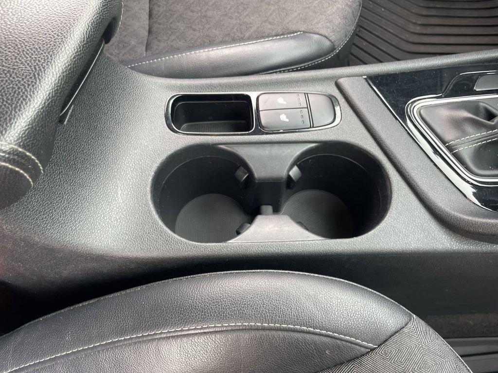 Used 2017 Kia Niro EX image 30