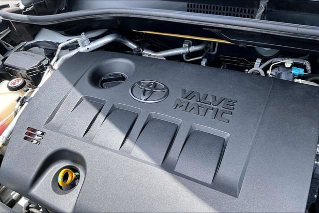 Used 2021 Toyota C-HR LE FWD image 34
