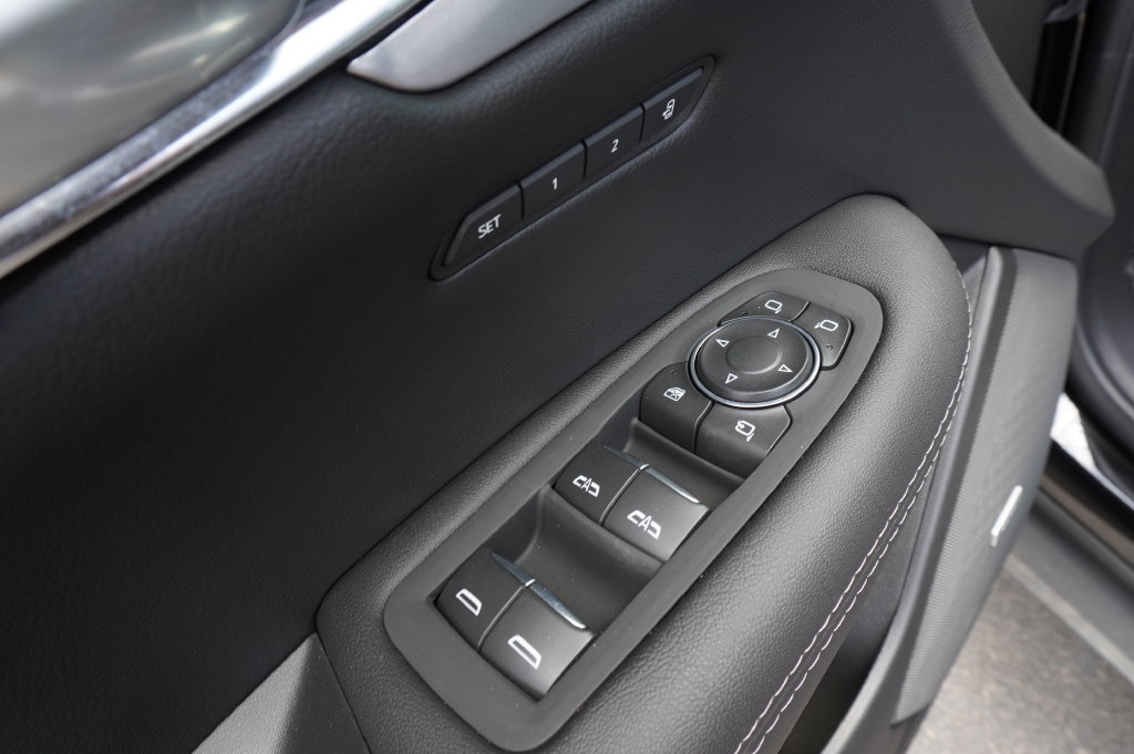 New 2025 Cadillac XT5 Premium Luxury w/ Technology Package FWD image 16