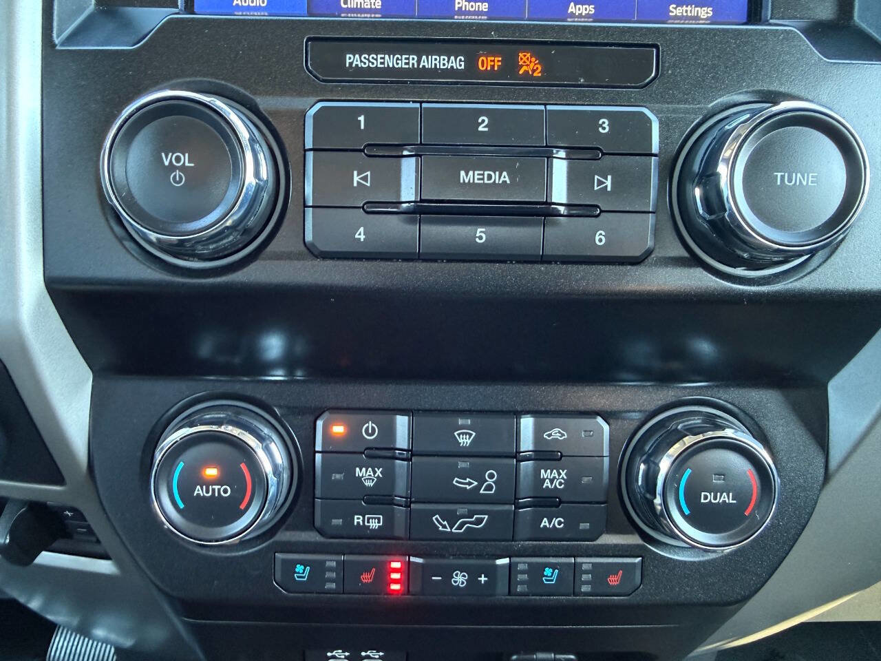 Used 2020 Ford F150 Lariat w/ Max Trailer Tow Package image 43