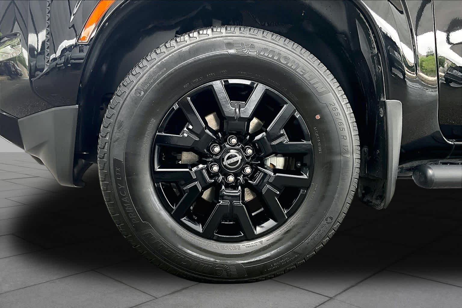 Certified 2023 Nissan Frontier SV w/ Midnight Edition Package RWD image 11
