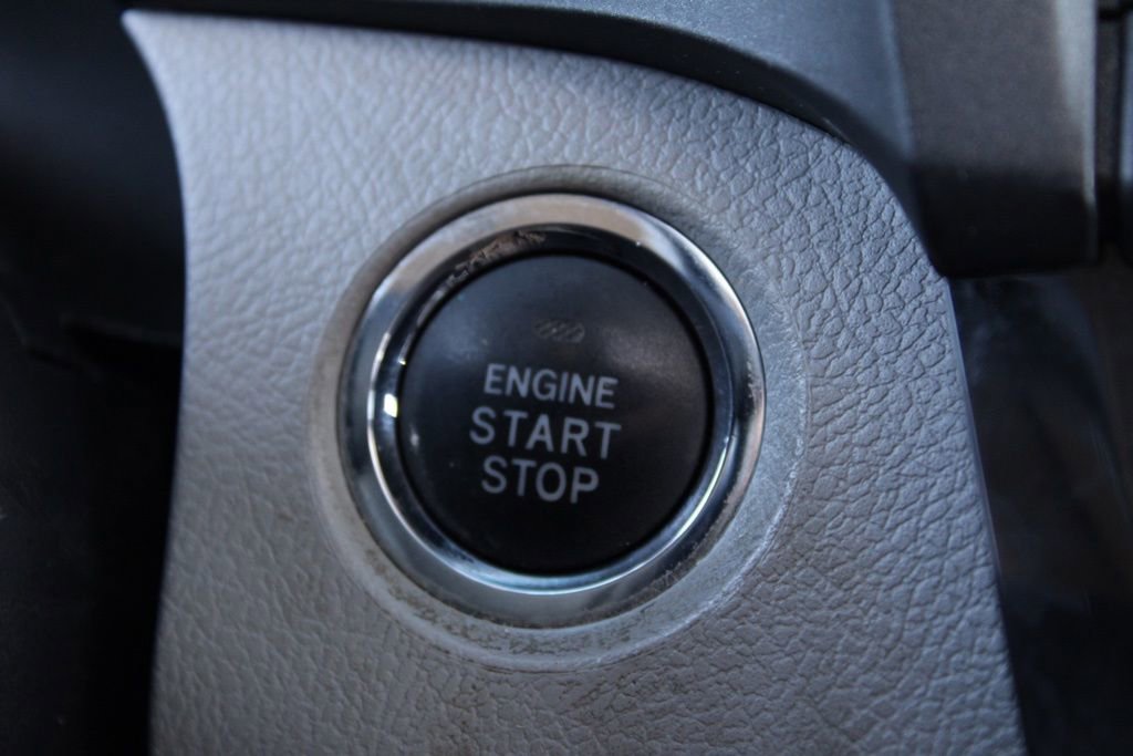 Used 2015 Toyota Sienna XLE image 38