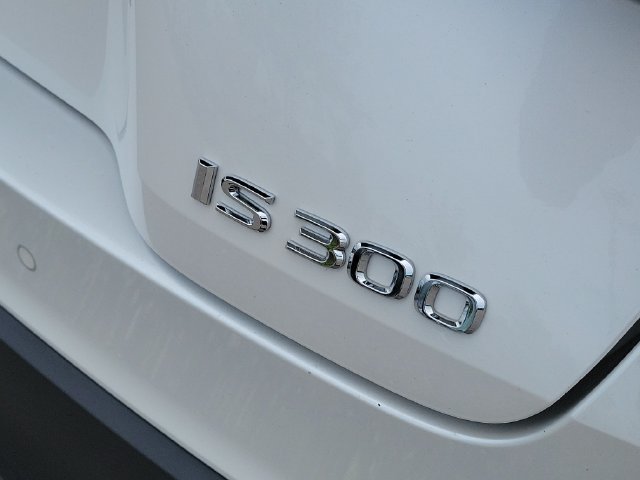 Used 2023 Lexus IS 300 w/ Comfort Package RWD image 5
