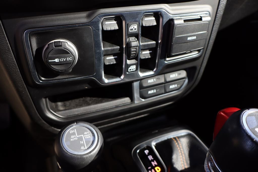 Used 2020 Jeep Wrangler Unlimited Sahara image 26