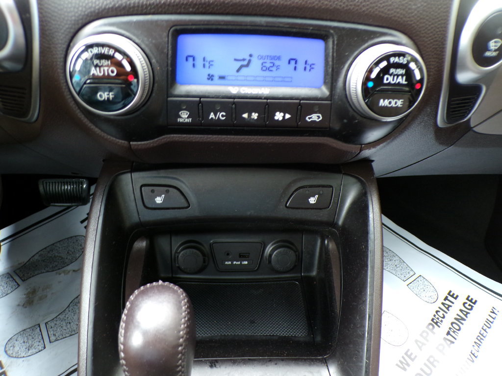 Used 2012 Hyundai Tucson Limited w/ Premium Pkg AWD/4WD image 29