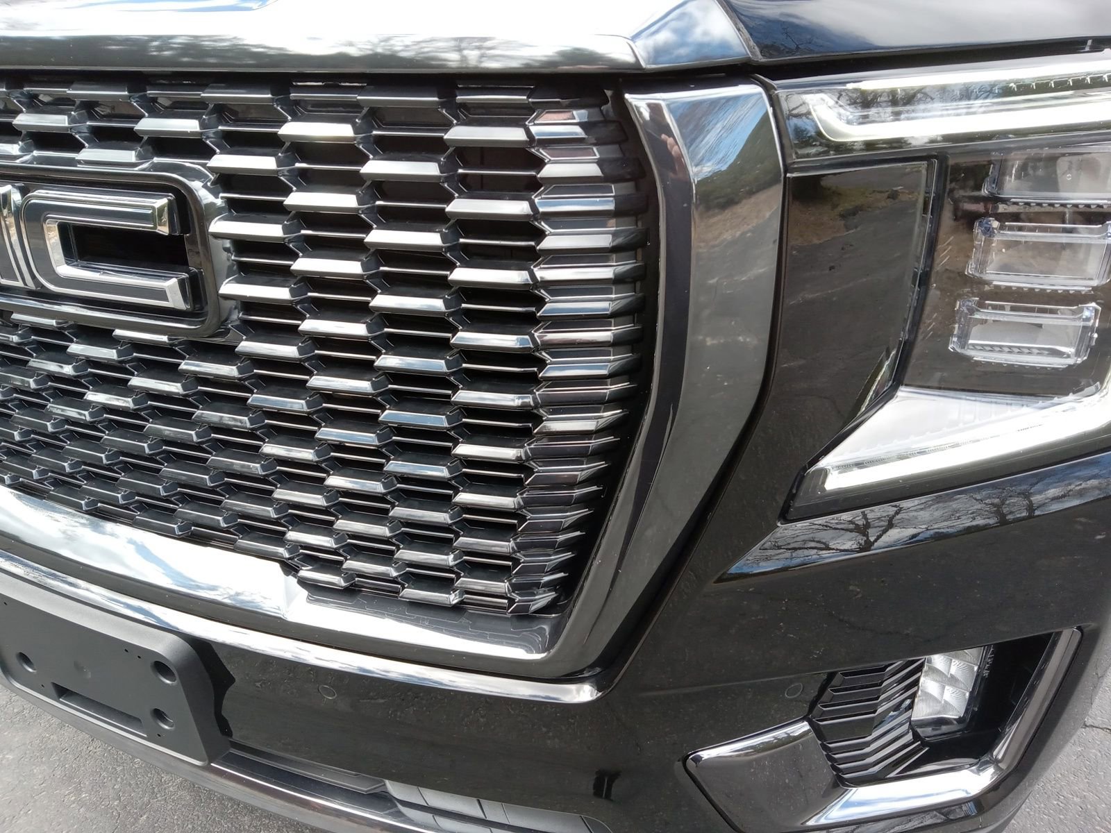 Used 2023 GMC Yukon Denali Ultimate w/ LPO, Floor Liner Package image 7