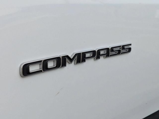 Used 2025 Jeep Compass Limited AWD/4WD image 10