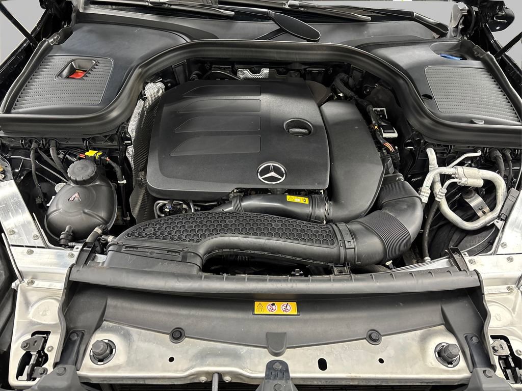Used 2022 Mercedes-Benz GLC 300 4MATIC image 13