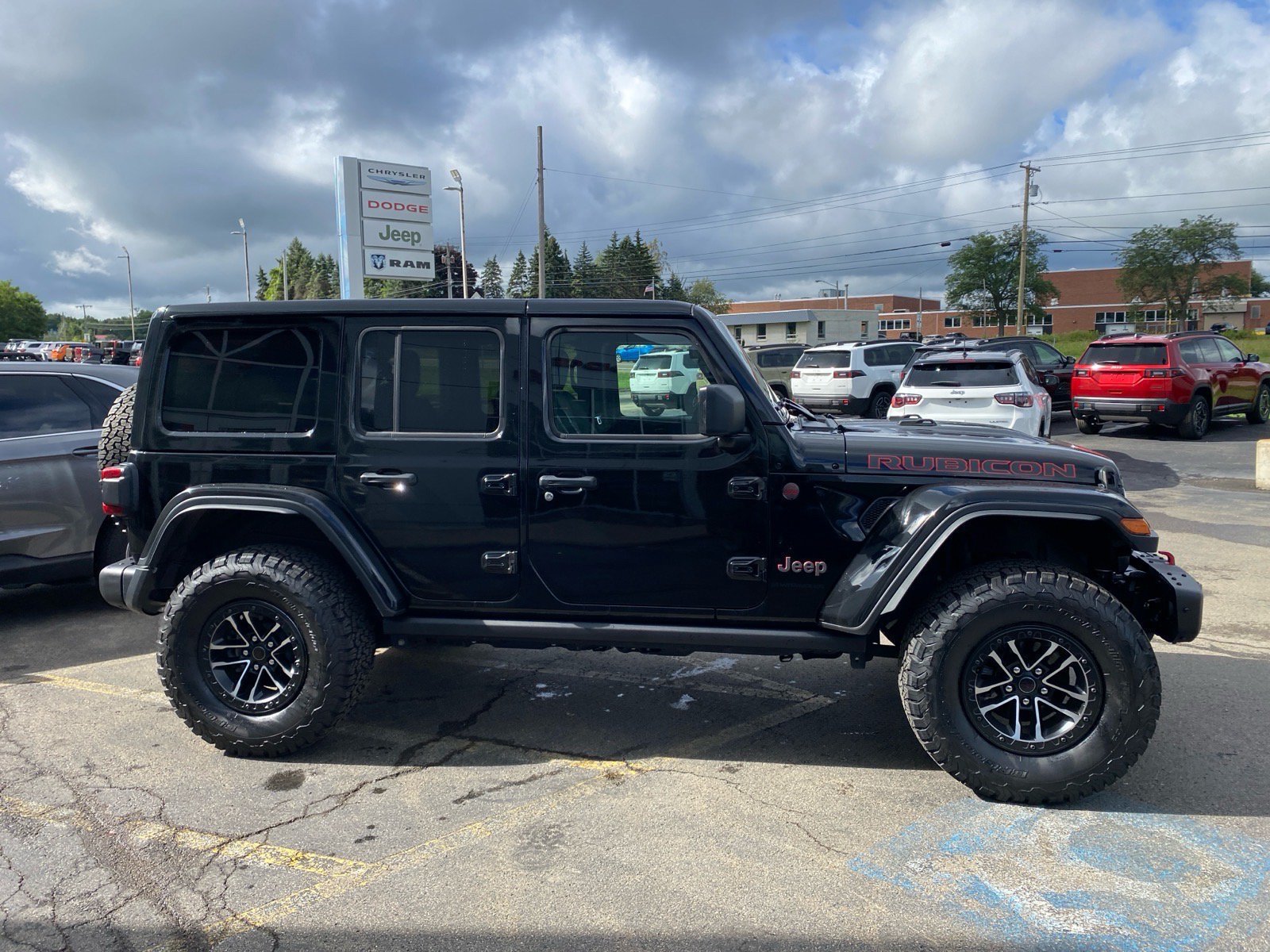 Used 2026 Jeep Wrangler Unlimited Rubicon AWD/4WD image 5