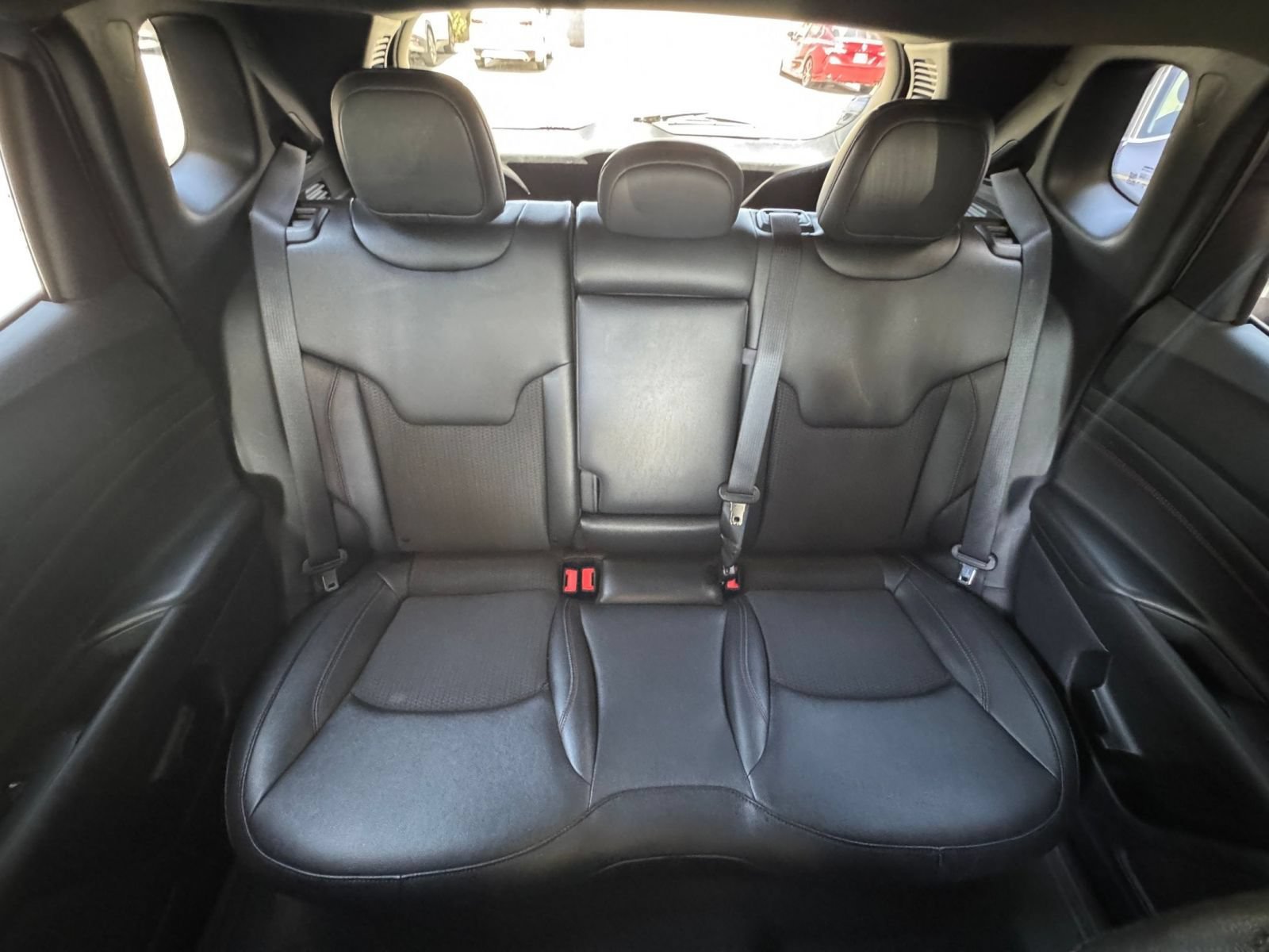 Used 2025 Jeep Compass Trailhawk AWD/4WD image 36