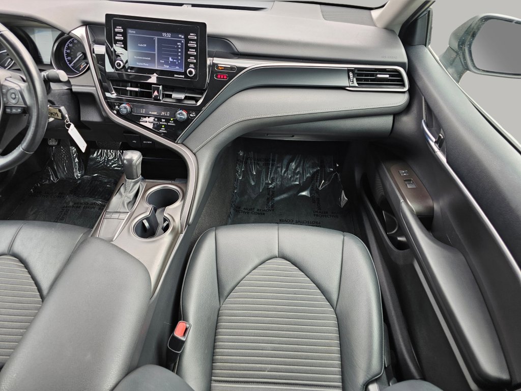 Used 2023 Toyota Camry SE image 4