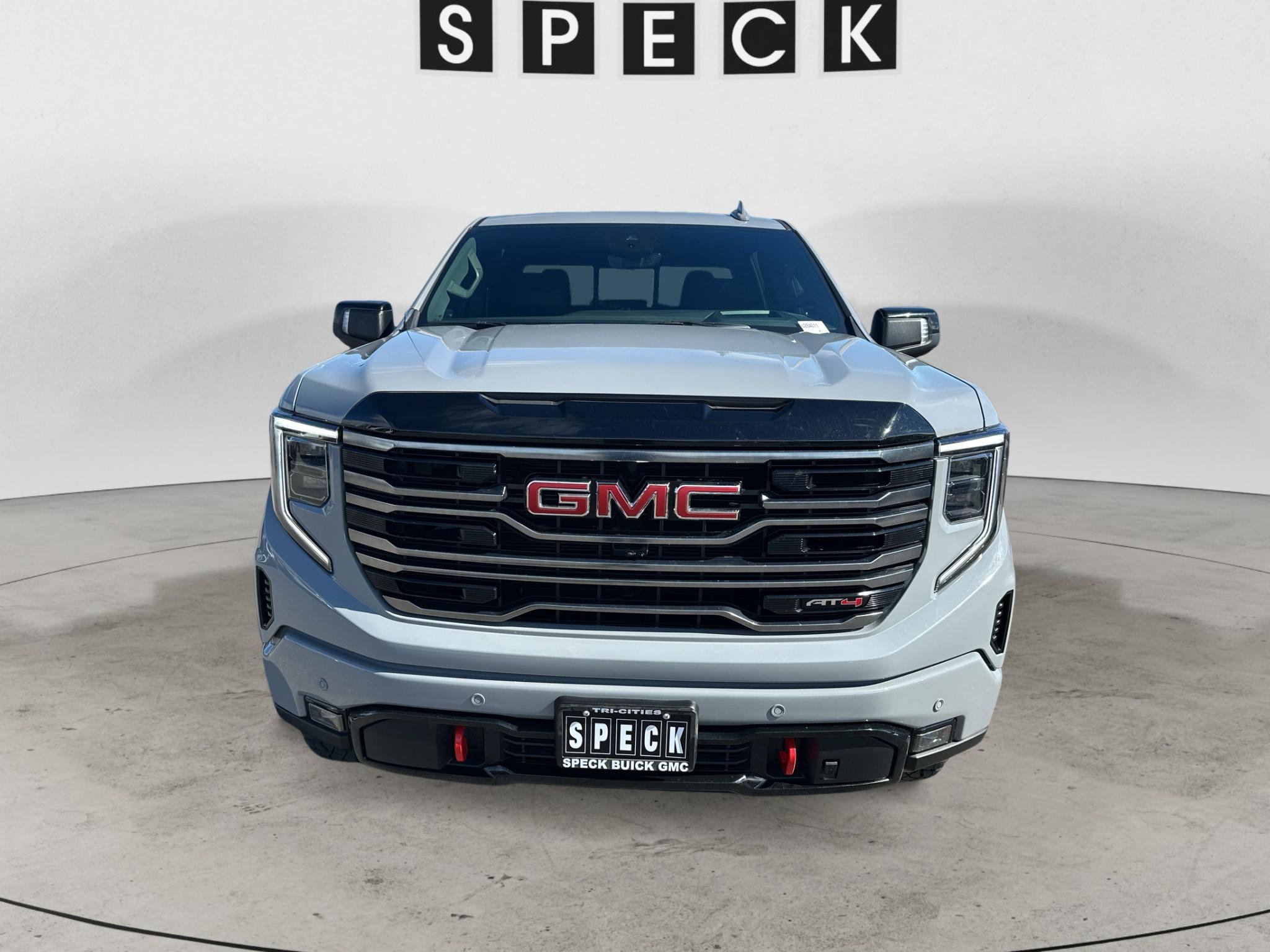 Used 2025 GMC Sierra 1500 AT4 w/ AT4 Premium Package AWD/4WD image 8