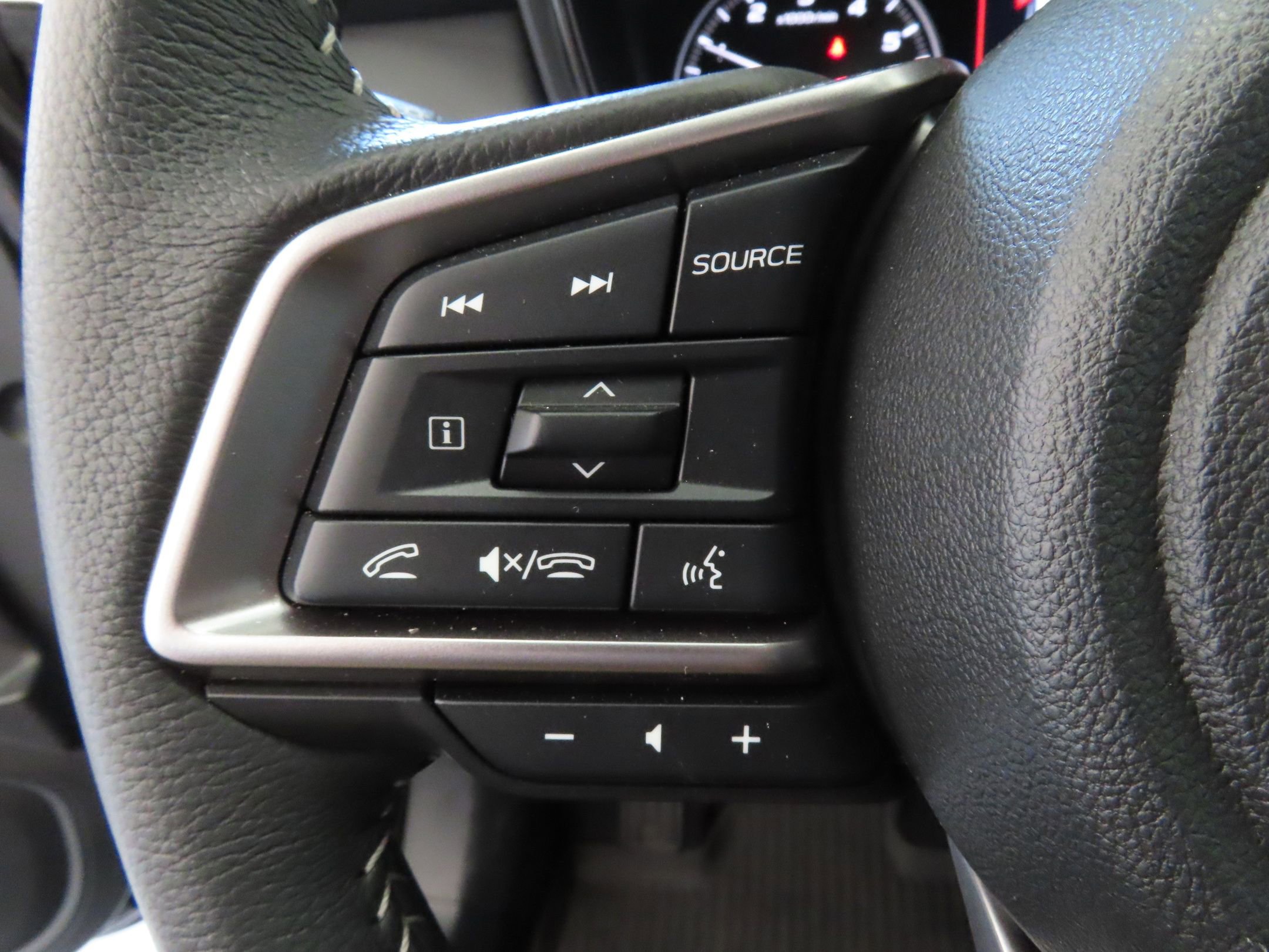 Used 2025 Subaru Outback Premium AWD/4WD image 15