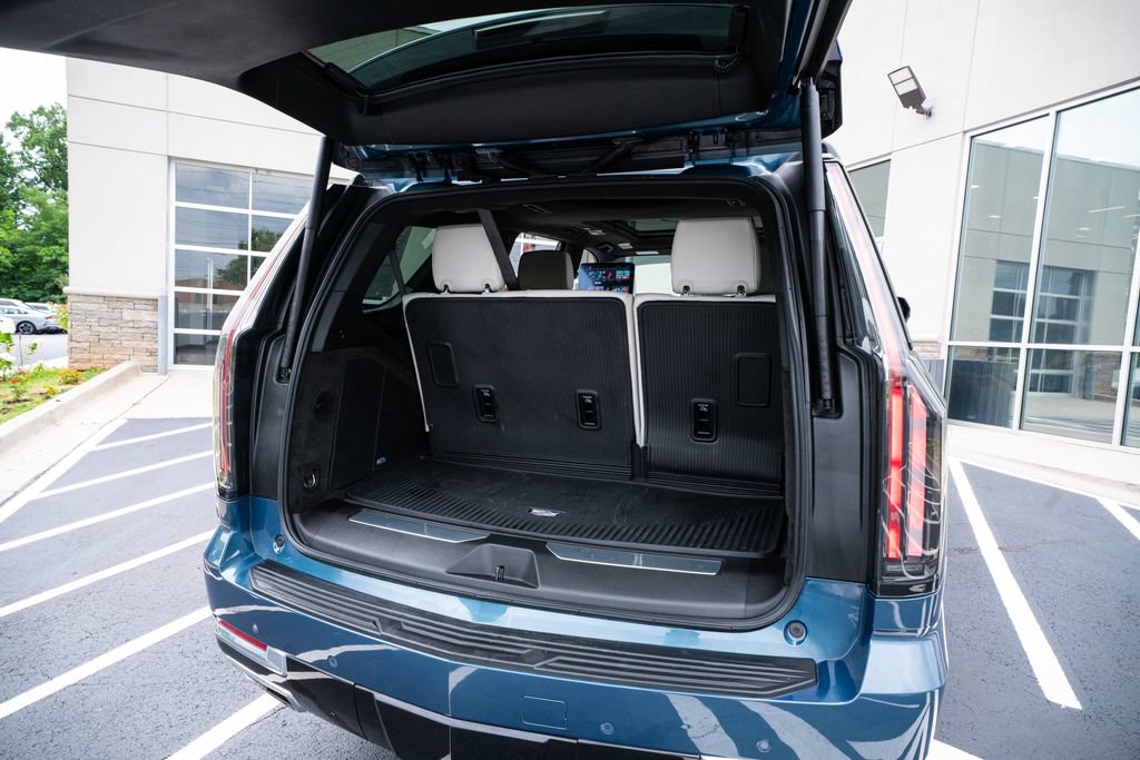 Used 2025 Cadillac Escalade Premium Luxury Platinum AWD/4WD image 56