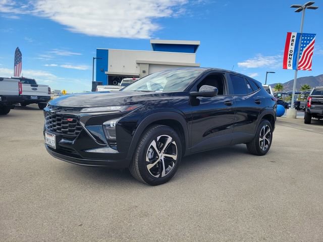 Used 2024 Chevrolet Trax RS image 2