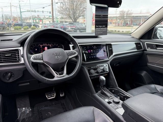 Used 2022 Volkswagen Atlas SEL Premium image 17
