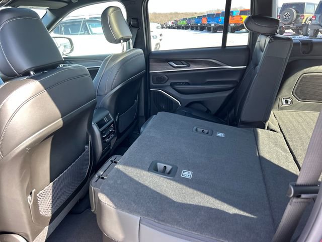 New 2026 Jeep Grand Cherokee Limited w/ Limited Altitude Package image 39