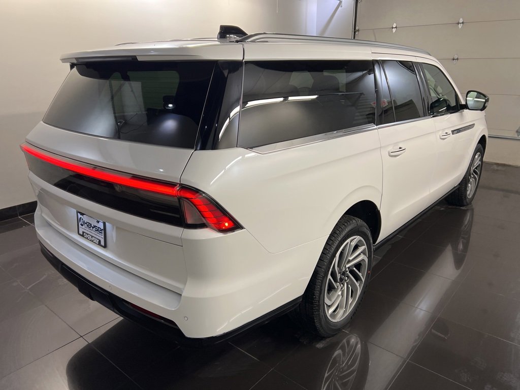 New 2025 Lincoln Navigator L Reserve image 6