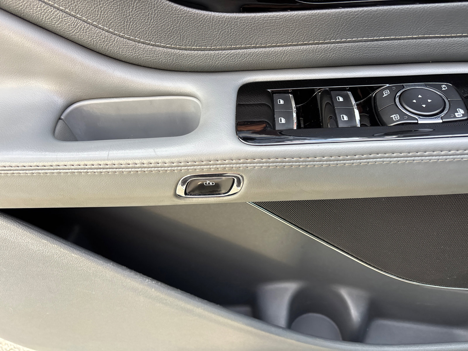 Used 2021 Lincoln Aviator Grand Touring w/ Elements Package Plus image 14