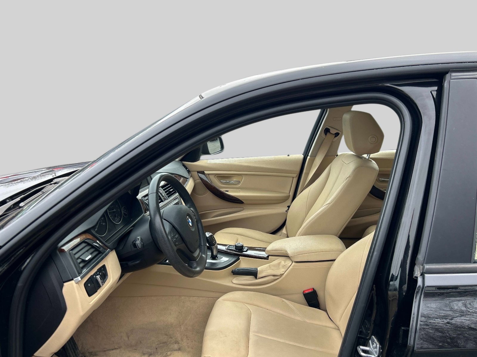 Used 2014 BMW 320i xDrive Sedan AWD/4WD image 11
